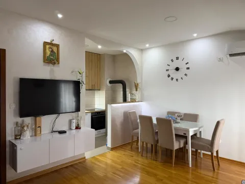 Prodaja, jednosoban stan, 49m², Centar, Nikšić - image 5
