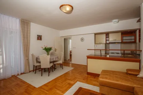 Rent, two bedroom apartment, 85m², Dobrota, Kotor - image 3