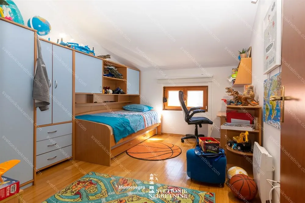 Prodaja, četvorosoban stan, 137m², Topla, Herceg Novi