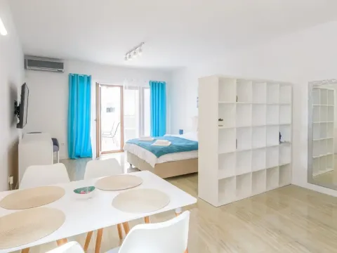 Prodaja, stan, 87m², Tivat, Crna Gora - image 3