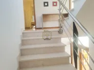 Izdavanje, kuća, 400m², Rogami, Podgorica - image 11