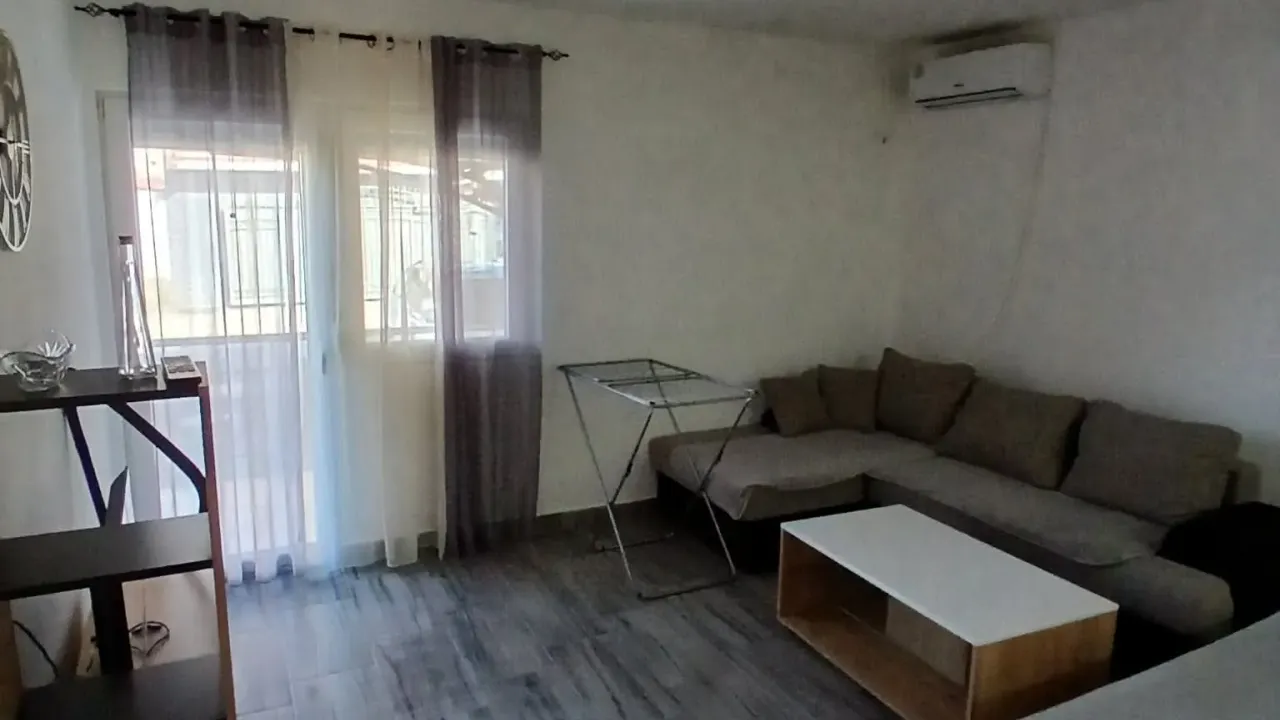 Izdavanje, dvosoban stan, 80m², Zagorič, Podgorica