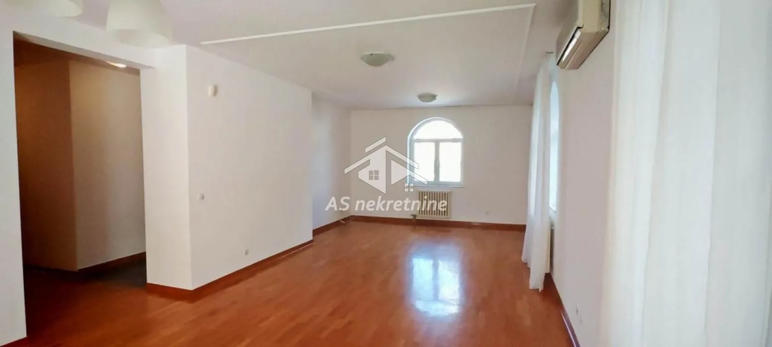 Rent, four bedroom apartment, 150m², Savski Venac, Beograd