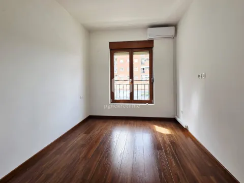 Rent, two bedroom apartment, 69m², City Kvart, Podgorica - image 5
