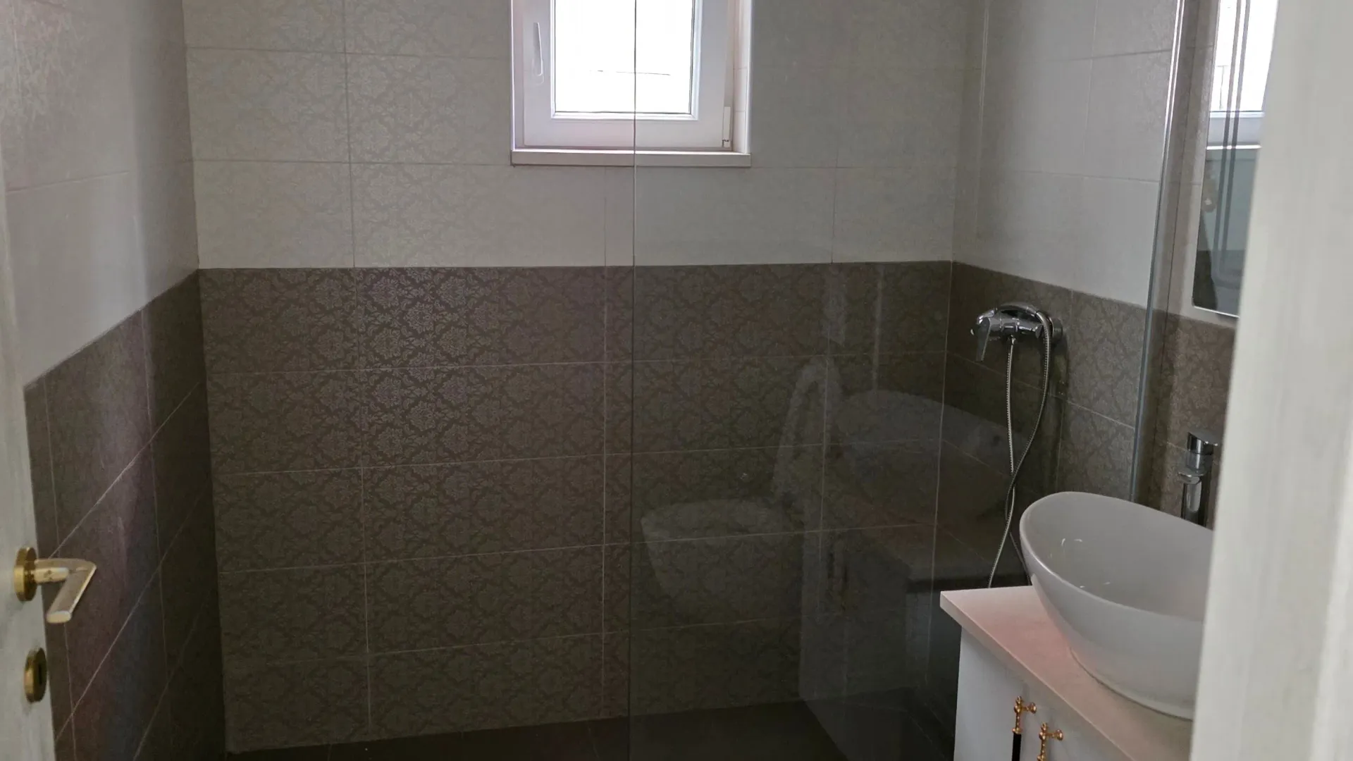 Rent, office space, 55m², Kalimanj, Tivat