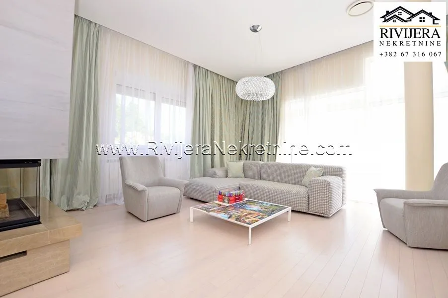 Prodaja, kuća, 285m², Njivice, Herceg Novi