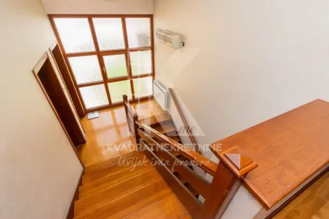 Izdavanje, kuća, 600m², Zeta, Podgorica - image 11