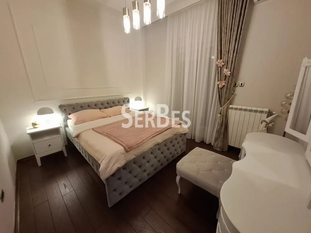 Prodaja, stan, 358m², Grbavica, Novi Sad Sve Podlokacije