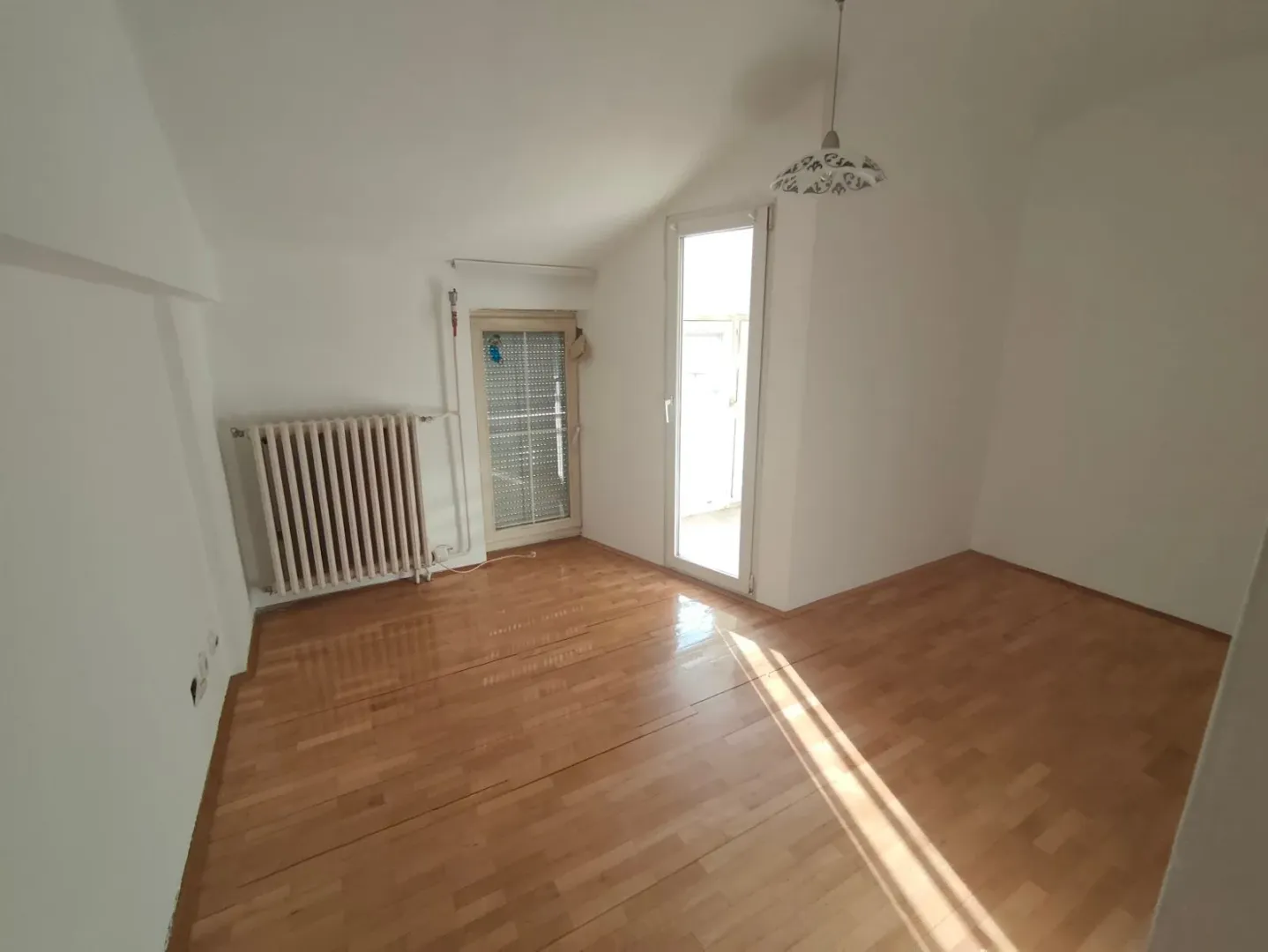 Prodaja, trosoban stan, 93m², Centar, Loznica