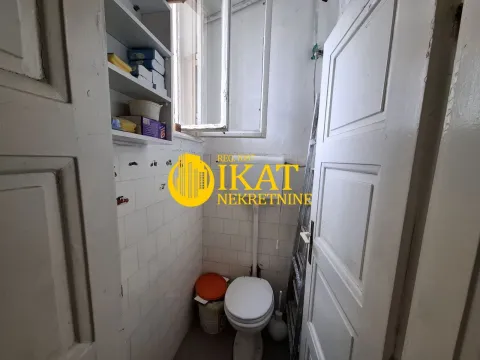 Prodaja, četvorosoban stan, 107m², Cvetni Trg, Vračar Sve Podlokacije - image 9