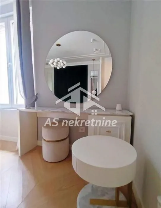 Prodaja, četvorosoban stan, 100m², Vračar Sve Podlokacije, Beograd