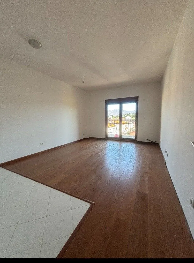 Izdavanje, garsonjera, 36m², Momišići, Podgorica