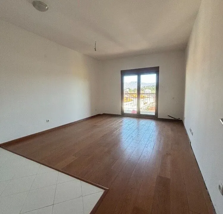 Izdavanje, garsonjera, 36m², Momišići, Podgorica