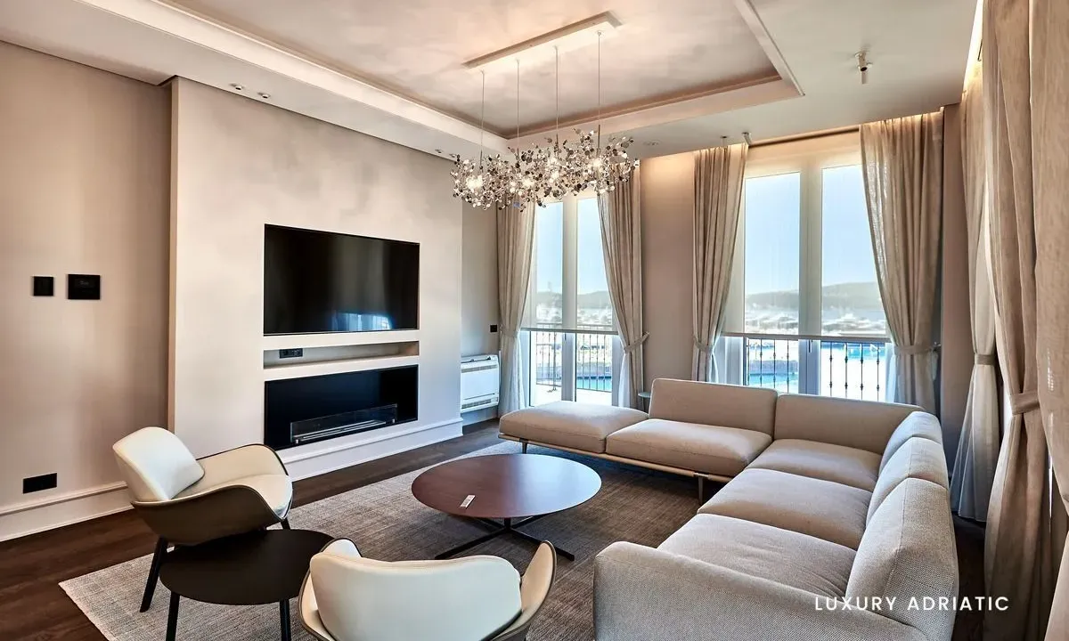 Prodaja, dvosoban stan, 110m², Tivat, Crna Gora