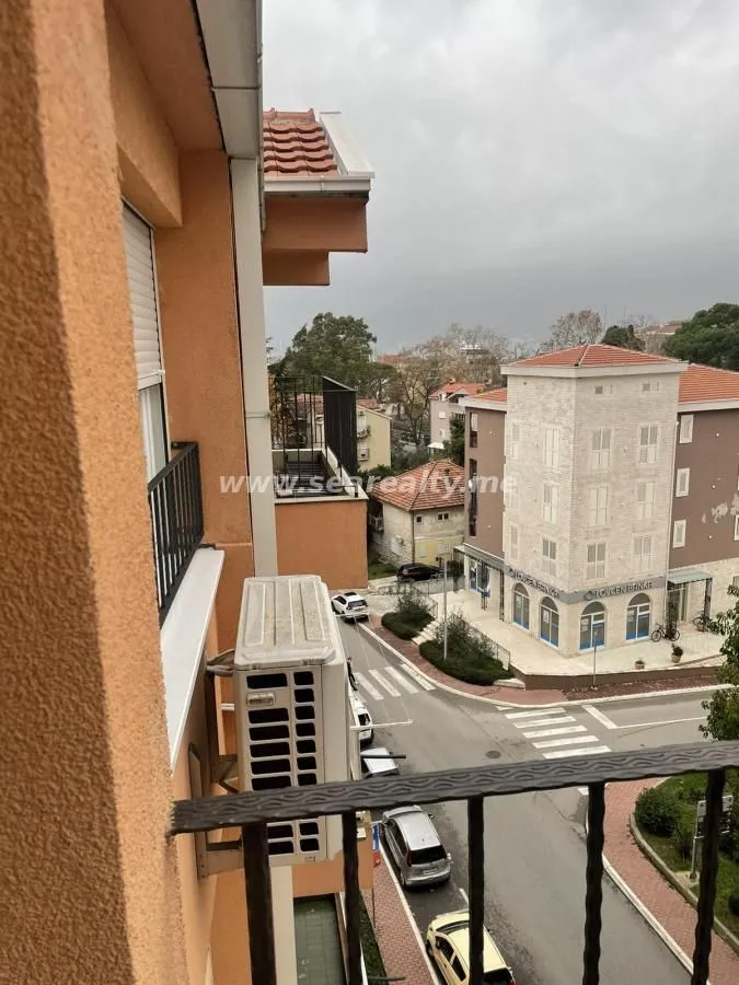 Rent, one bedroom apartment, 34m², Centar, Tivat