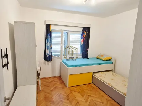 Izdavanje, dvosoban stan, 90m², Stari Aerodrom, Podgorica - image 12
