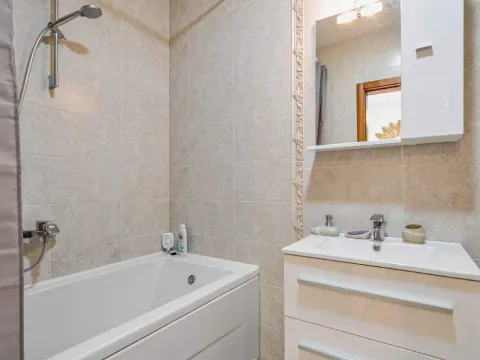 Sale, two bedroom apartment, 88m², Bečići, Budva - image 23