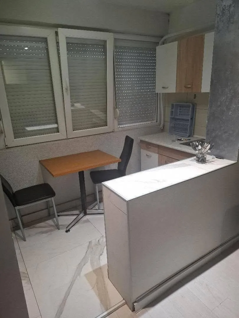 Prodaja, jednosoban stan, 42m², Drač, Podgorica