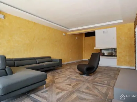 Prodaja, četvorosoban stan, 350m², Rafailovići, Budva - image 5