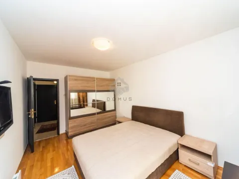 Izdavanje, jednosoban stan, 59m², Blok 5, Podgorica - image 6