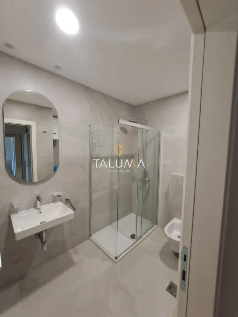 Rent, two bedroom apartment, 72m², City Kvart, Podgorica
