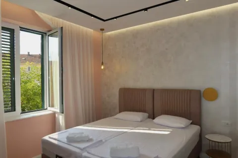 Rent, two bedroom apartment, 75m², Centar, Tivat - image 8