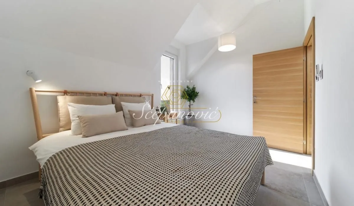Rent, house, 295m², Sremski Karlovci, Novi Sad