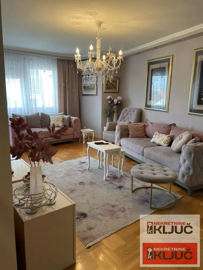 Prodaja, četvorosoban stan, 124m², Grbavica, Novi Sad Sve Podlokacije