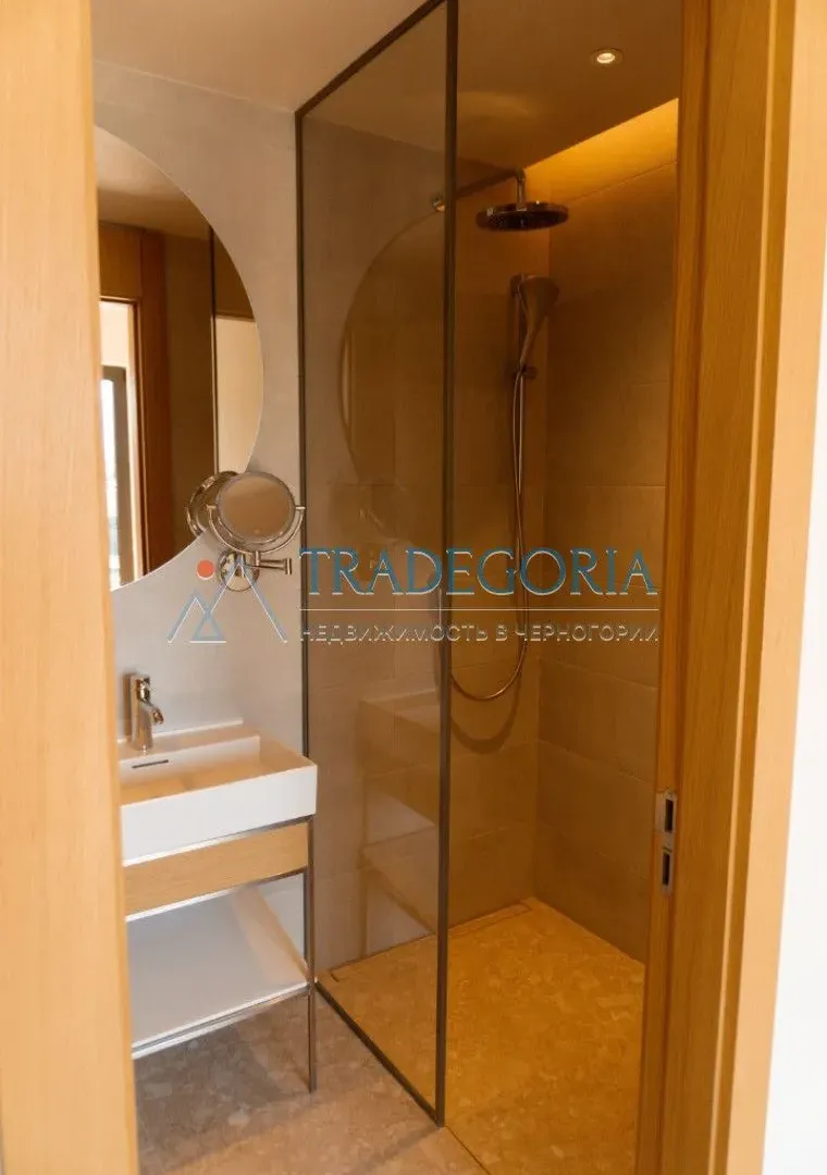 Prodaja, dvosoban stan, 89m², Tivat, Crna Gora