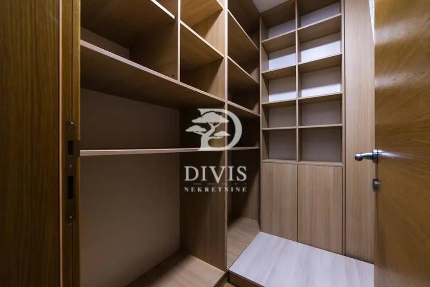 Sale, five bedroom apartment, 195m², Novi Beograd Blok 19, Novi Beograd Sve Podlokacije