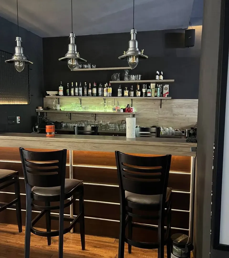 Izdavanje, poslovni prostor, 351m², Blok 5, Podgorica