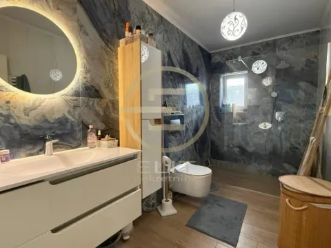 Prodaja, kuća, 273m², Petrovaradin, Novi Sad - image 31