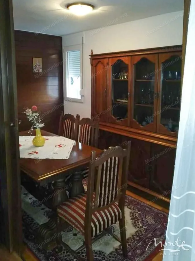 Prodaja, dvosoban stan, 76m², Blok 5, Podgorica