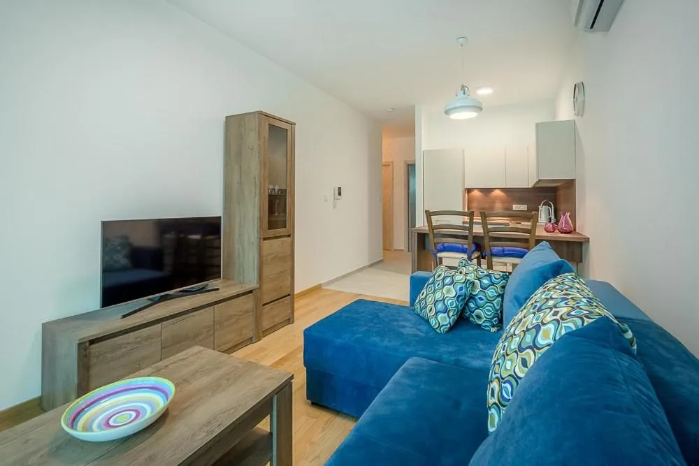 Sale, two bedroom apartment, 57m², Bečići, Budva