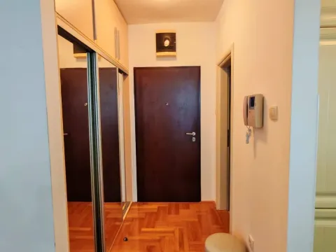 Sale, two bedroom apartment, 86m², Bečići, Budva - image 7