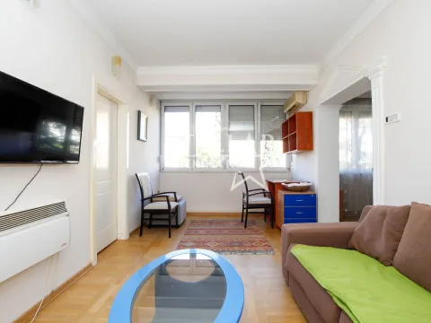 Izdavanje, jednosoban stan, 55m², Podgorica, Crna Gora - image 1