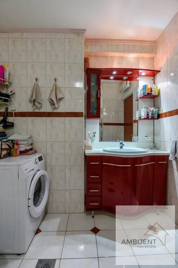 Prodaja, četvorosoban stan, 104m², Stari Grad, Beograd
