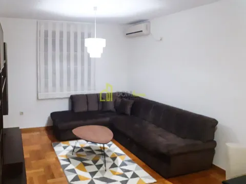 Izdavanje, jednosoban stan, 45m², Stari Aerodrom, Podgorica - image 1