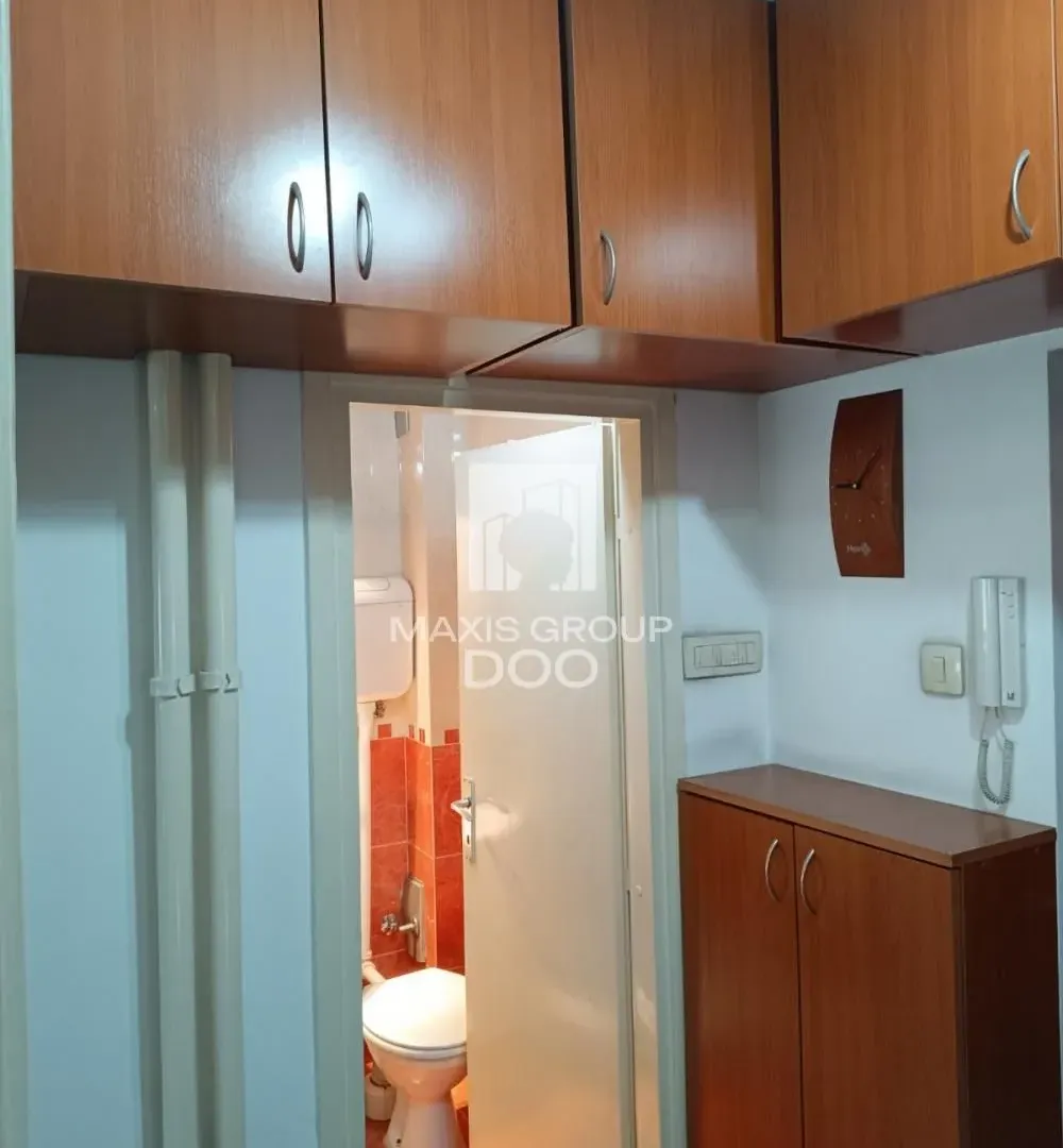 Izdavanje, trosoban stan, 60m², Palata Pravde, Beograd