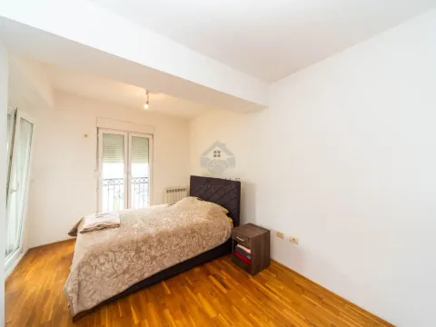 Rent, three bedroom apartment, 160m², Pobrežje, Podgorica - image 6