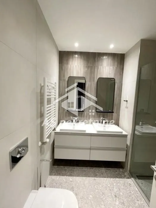 Izdavanje, četvorosoban stan, 152m², Savski Venac, Beograd