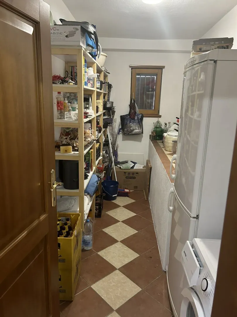 Sale, house, 320m², Konik, Podgorica