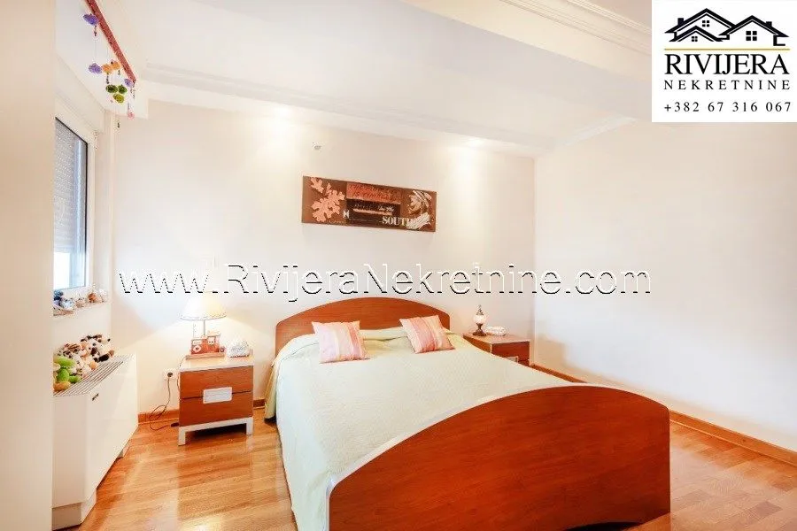 Prodaja, trosoban stan, 244m², Centar, Herceg Novi