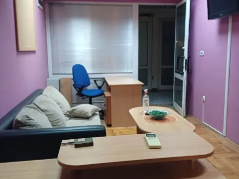 Izdavanje, poslovni prostor, 28m², Centar, Podgorica