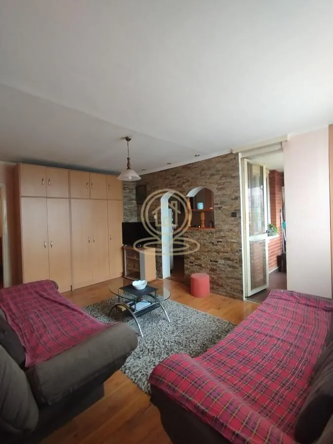 Prodaja, jednosoban stan, 37m², Aerodrom, Kragujevac