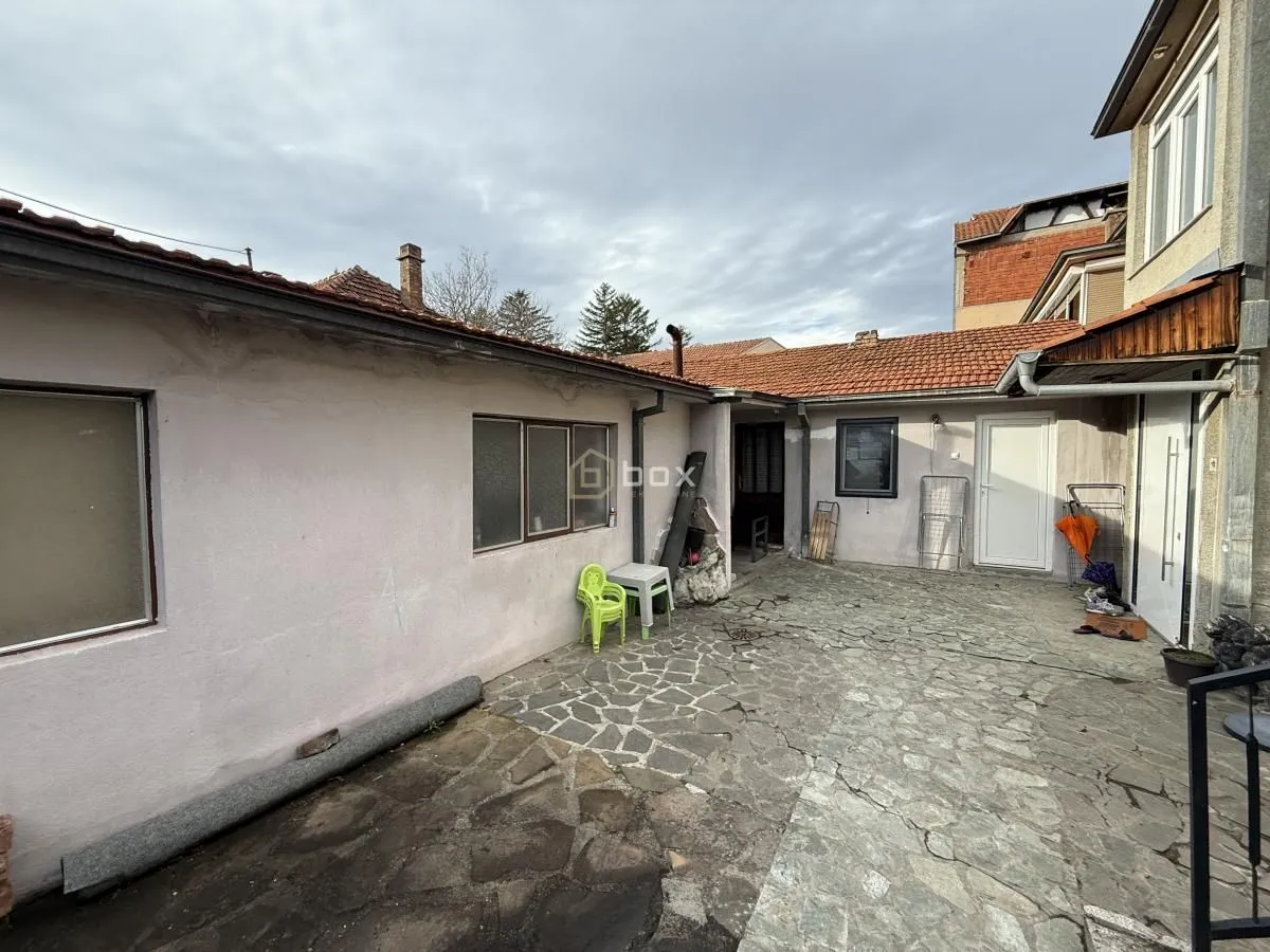 Prodaja, kuća, 204m², Crveni Krst, Niš