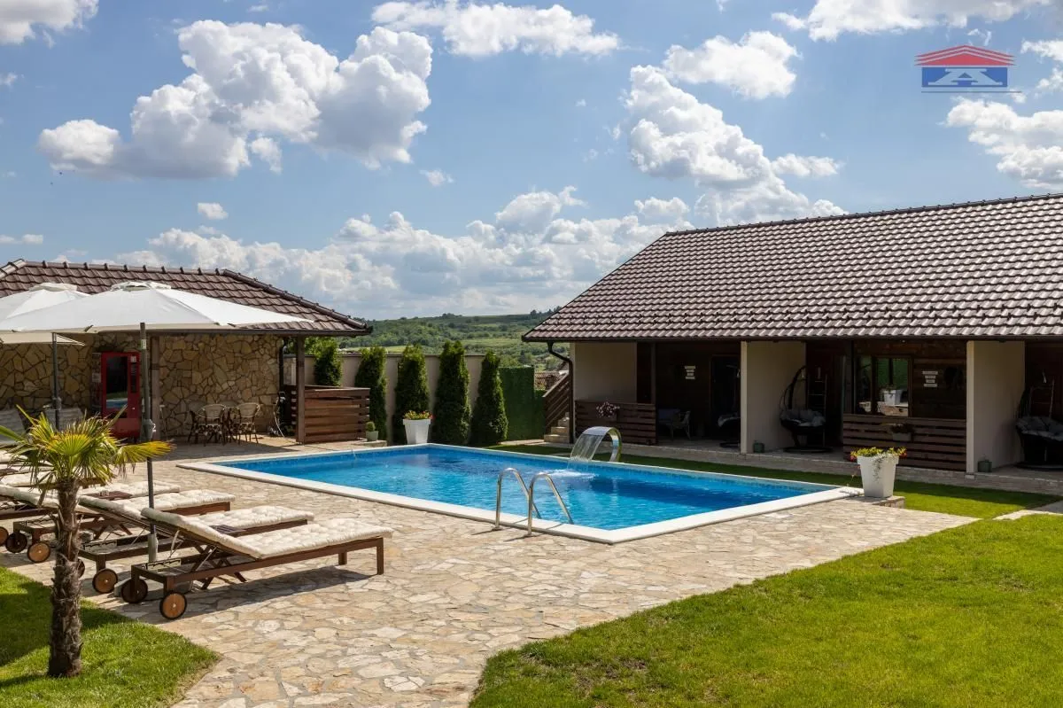 Sale, house, 230m², Banja Vrdnik, Irig