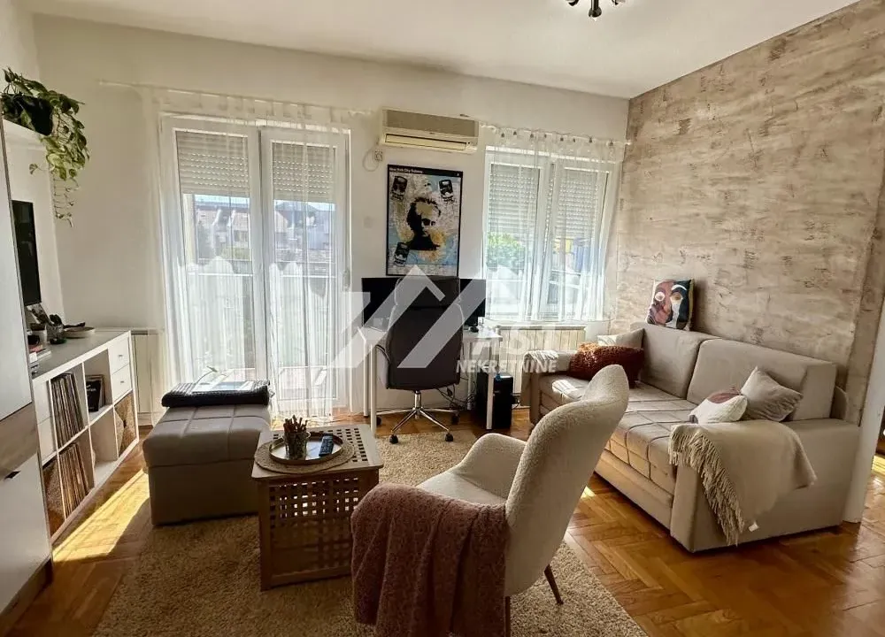 Izdavanje, jednosoban stan, 38m², Bulevar Evrope, Novi Sad Sve Podlokacije