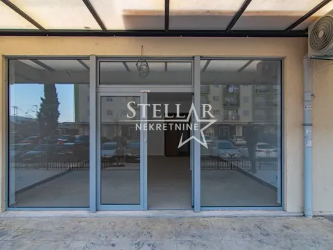 Izdavanje, poslovni prostor, 46m², Pobrežje, Podgorica - image 11