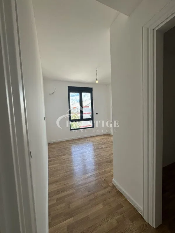Izdavanje, dvosoban stan, 83m², City Kvart, Podgorica